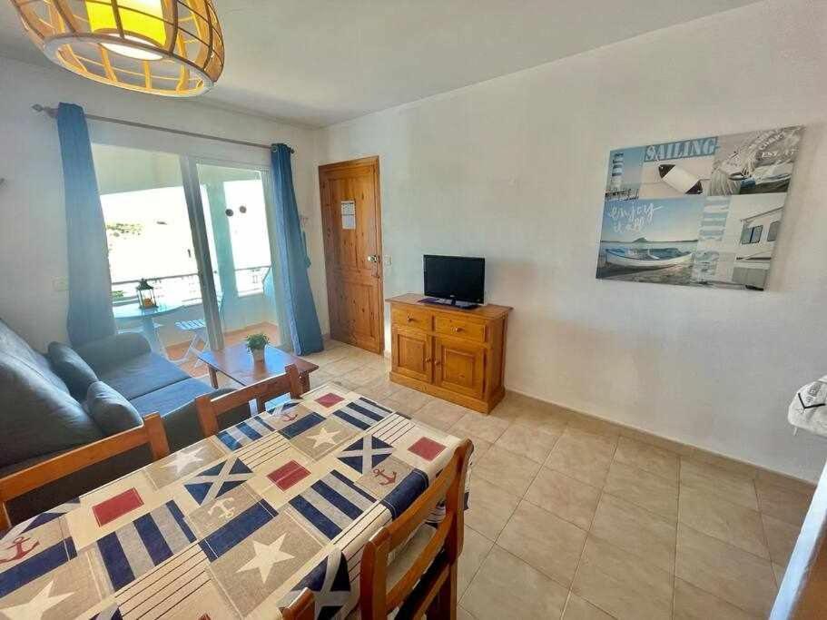 Apartamento con piscina junto a la playa - TURQUETA. Cala'N Blanes  Exterior foto